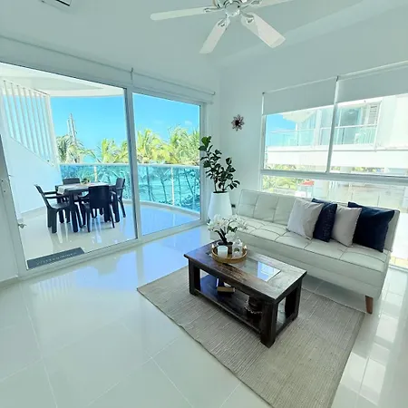 Apartamento Frente Al Mar Con Acceso Directo A La Playa